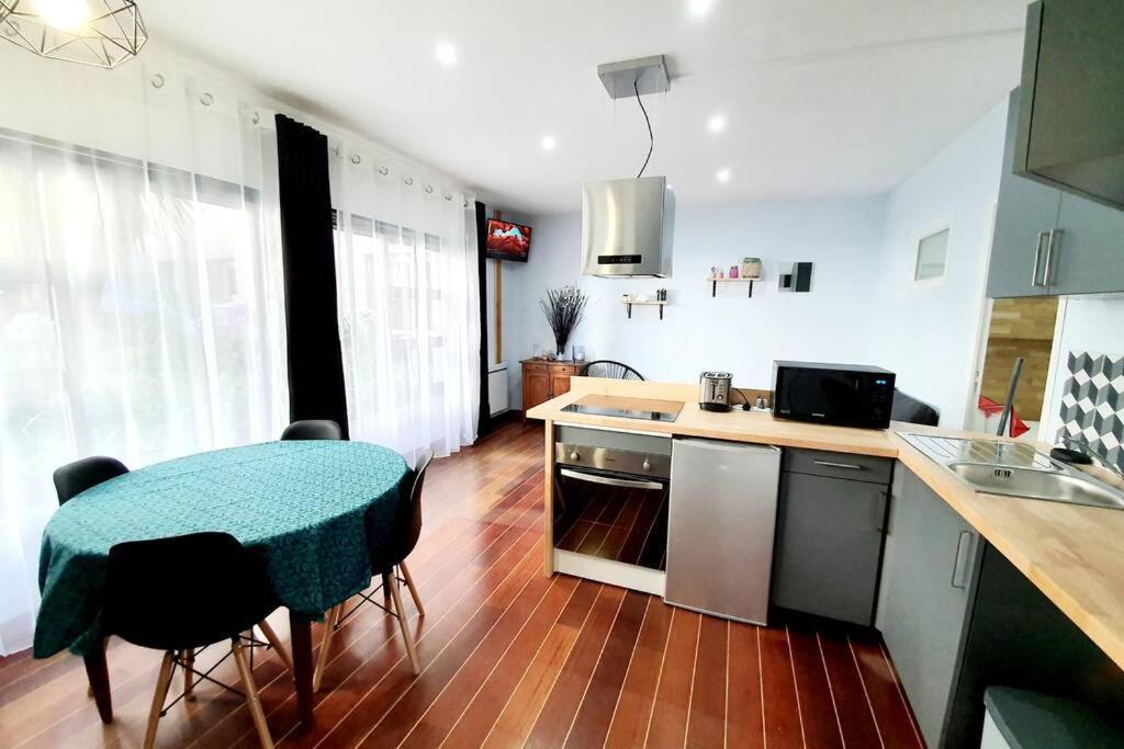 Appartement Lumineux Tout Confort De 33M2 Au Centre De 瓦讷 外观 照片