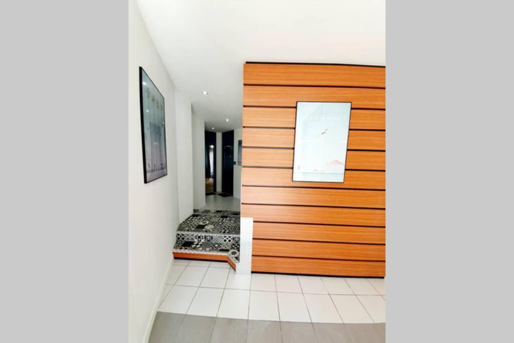 Appartement Lumineux Tout Confort De 33M2 Au Centre De 瓦讷 外观 照片