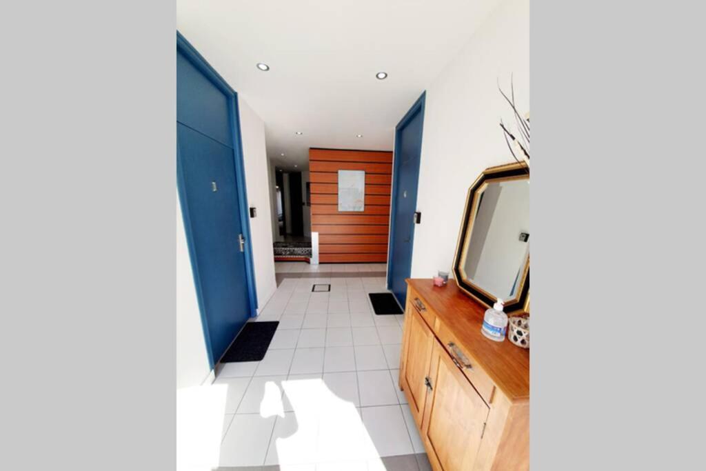 Appartement Lumineux Tout Confort De 33M2 Au Centre De 瓦讷 外观 照片